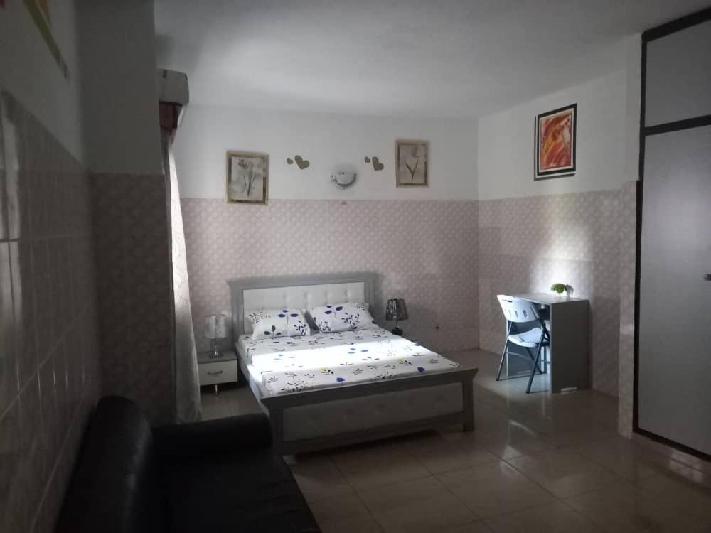 Yopougon Hotel Residence Georges Colette מראה חיצוני תמונה